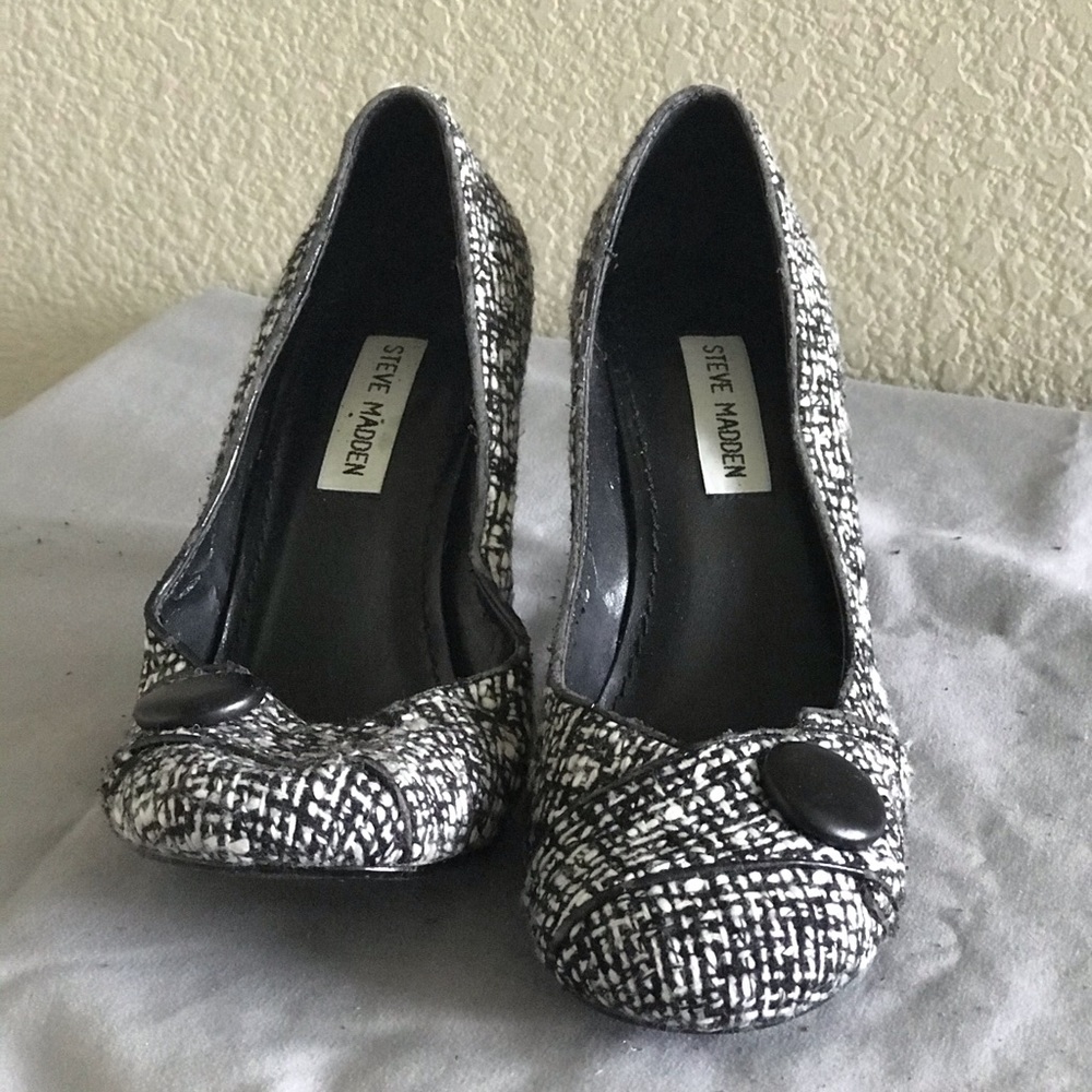 Black/white heels